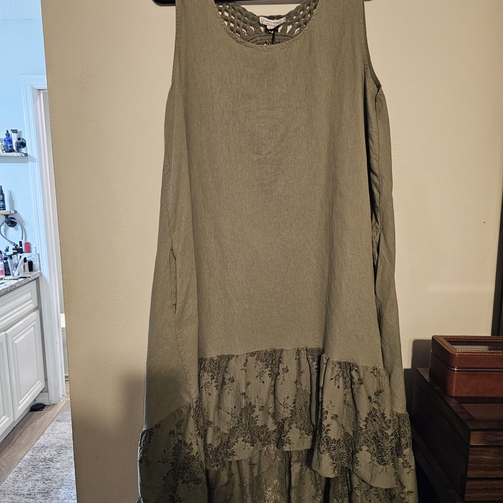 Sleeveless Olive Green Beautiful Lace-Hem Dress Made In Italy
